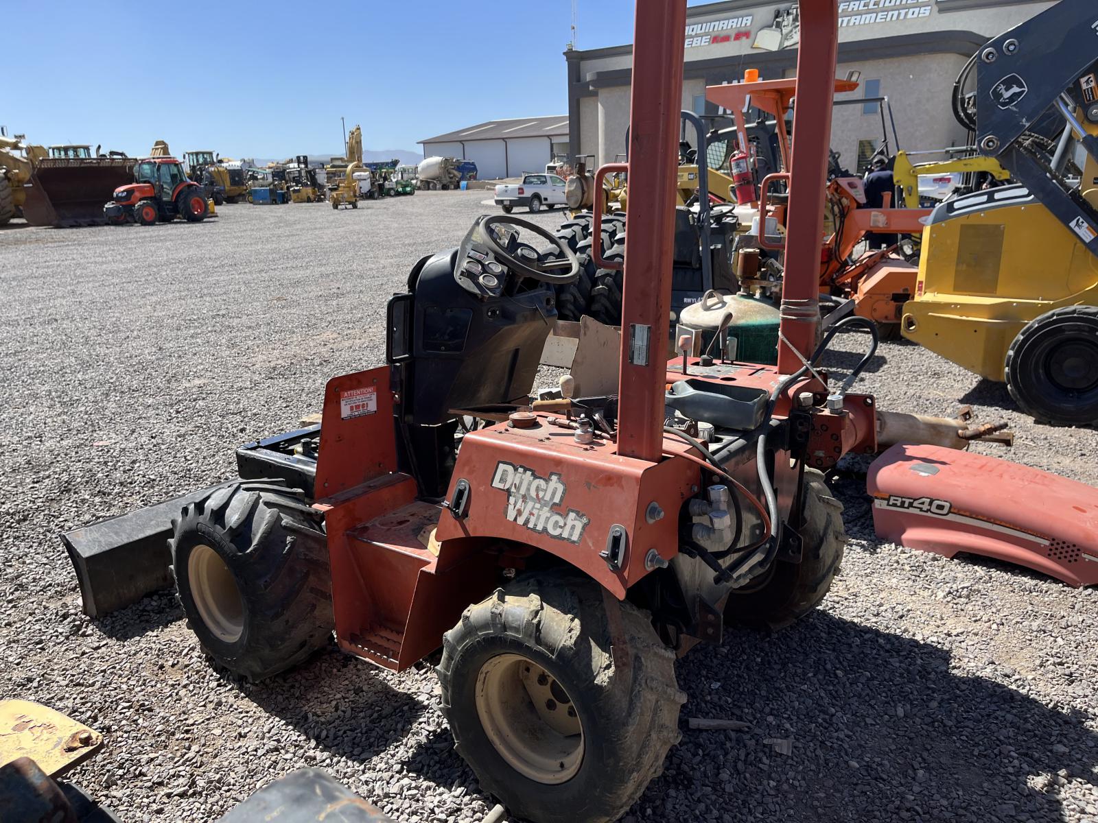 ./imagenes/INVOICE/2019/16791/ZANJADORA DITCH WITCH RT40 (4).JPG